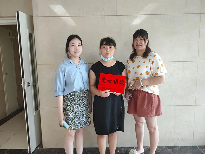 暖心慰問，進(jìn)行中